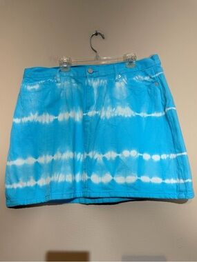 Blank NYC Blue and White Tie-Dye Mini Skirt